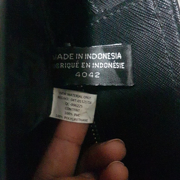 DKNY Bryant Large Tote Handbag - Picture 12 of 16